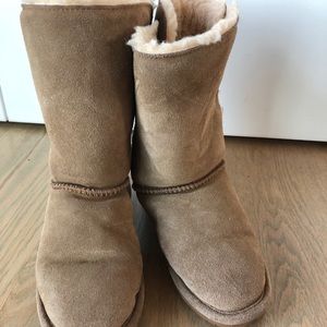 Bearpaw boots girls sz 5